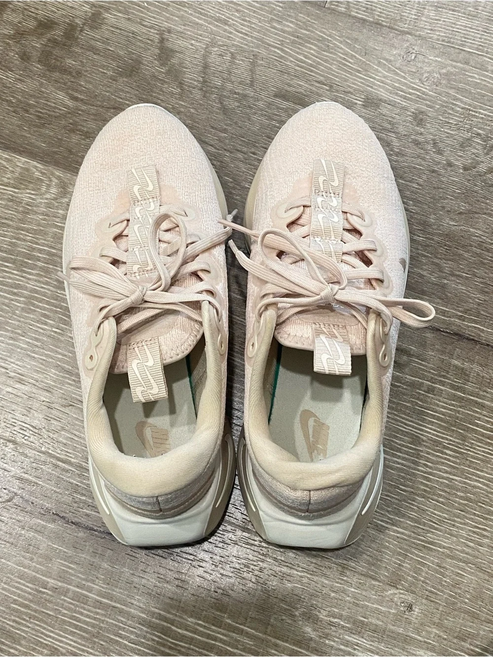 Nike Motiva Women’s Size 7.5 Walking Shoes Pink Cream Sneakers DV1238-110